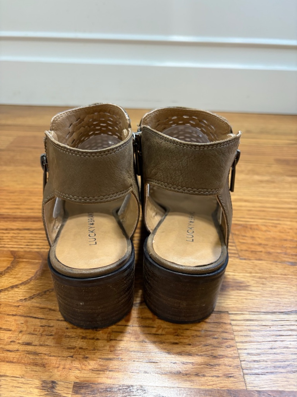 Lucky Brand Nuvena Desert Janeda Leather Bootie 2” Block Heel (6.5) - Picture 3 of 7